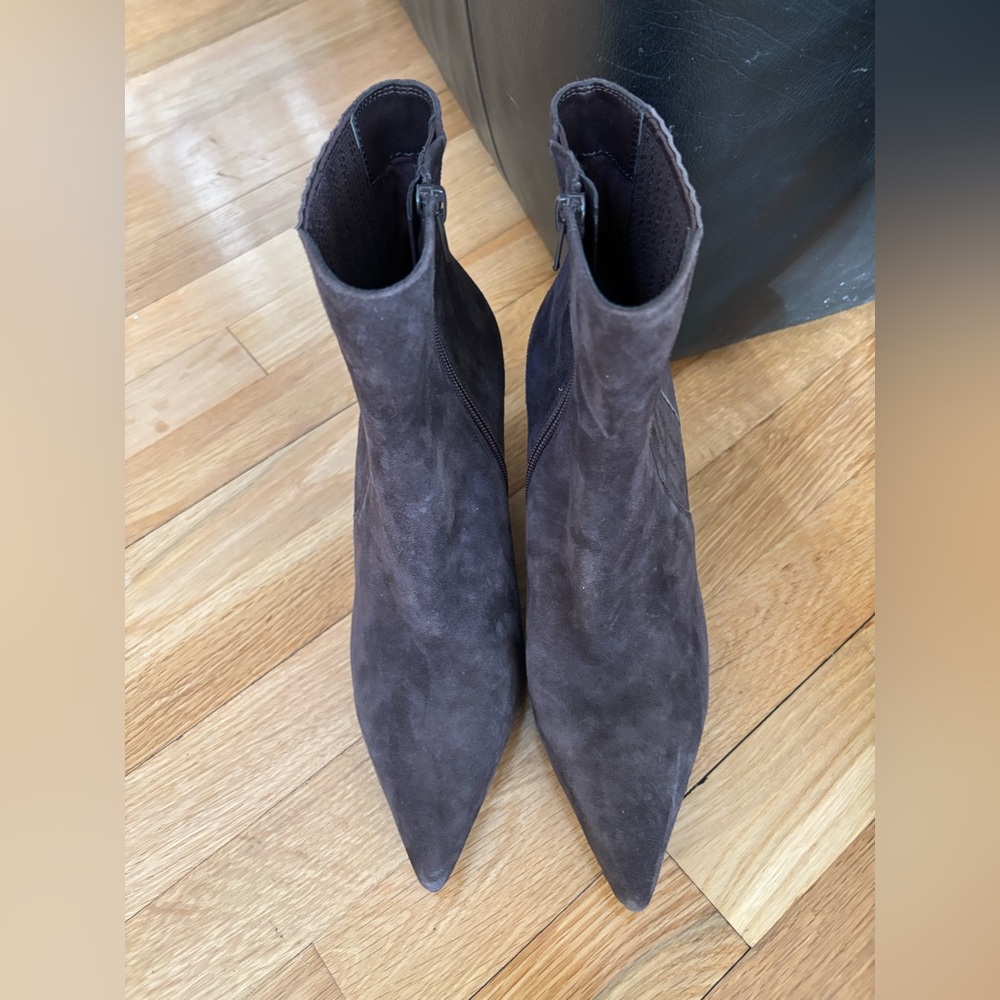 Jildor Dearan Brown Suede Boots - Picture 2 of 7